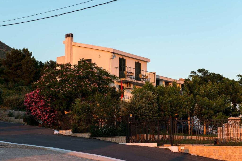 Boutique Home Saltaragazza Petrovac Exterior foto